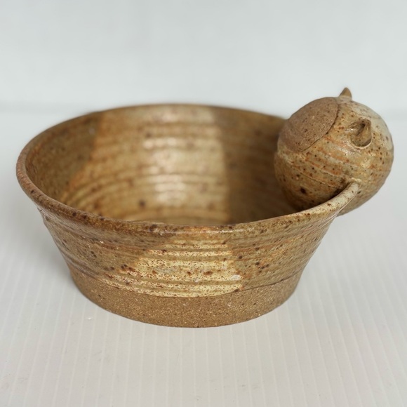 Vtg Studio Art Pottery Bowl With Bear 5.5 Inch Diameter - Picture 2 of 10